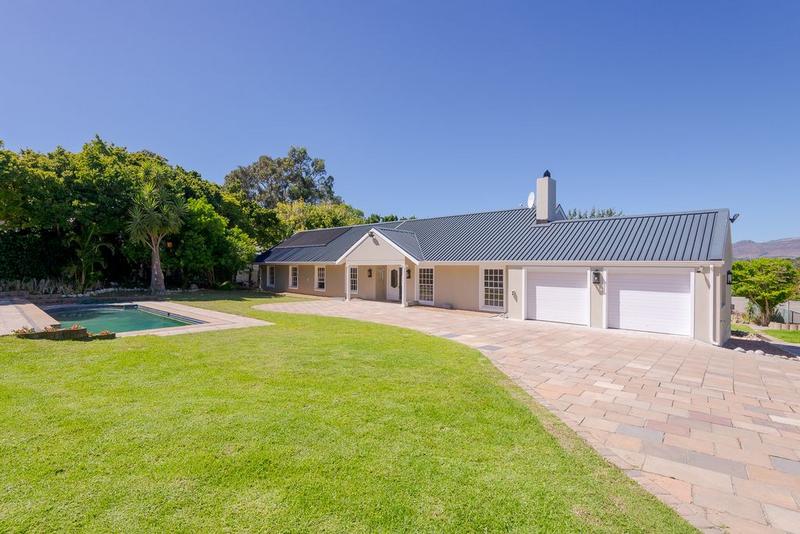 To Let 5 Bedroom Property for Rent in Constantia Western Cape